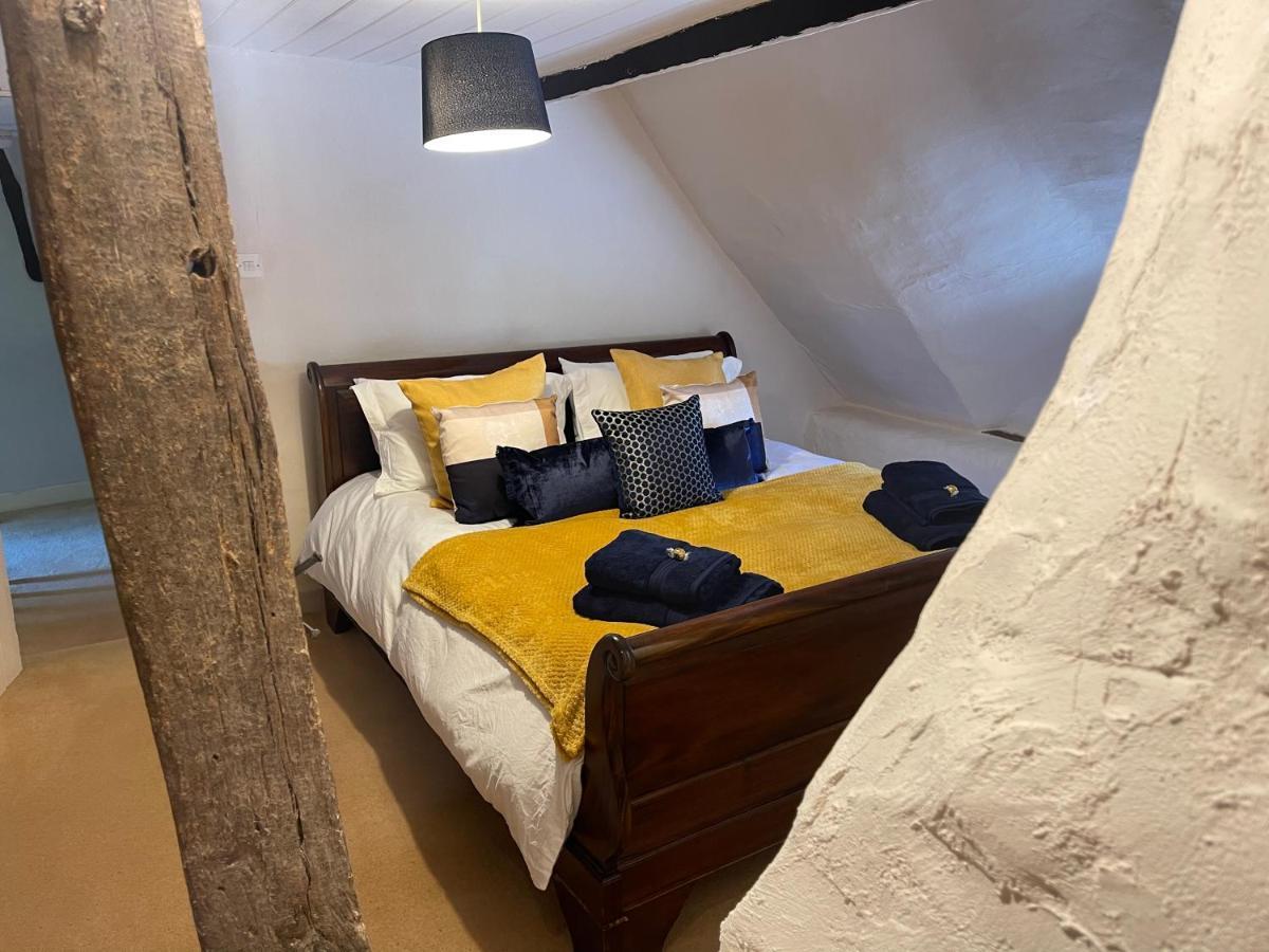 Beautiful Character Thatched Pet Friendly House Villa Enford Esterno foto